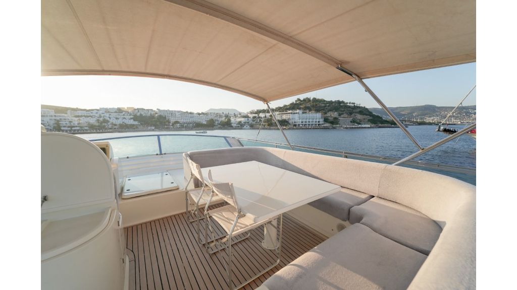 FERRETTI 80 (33)