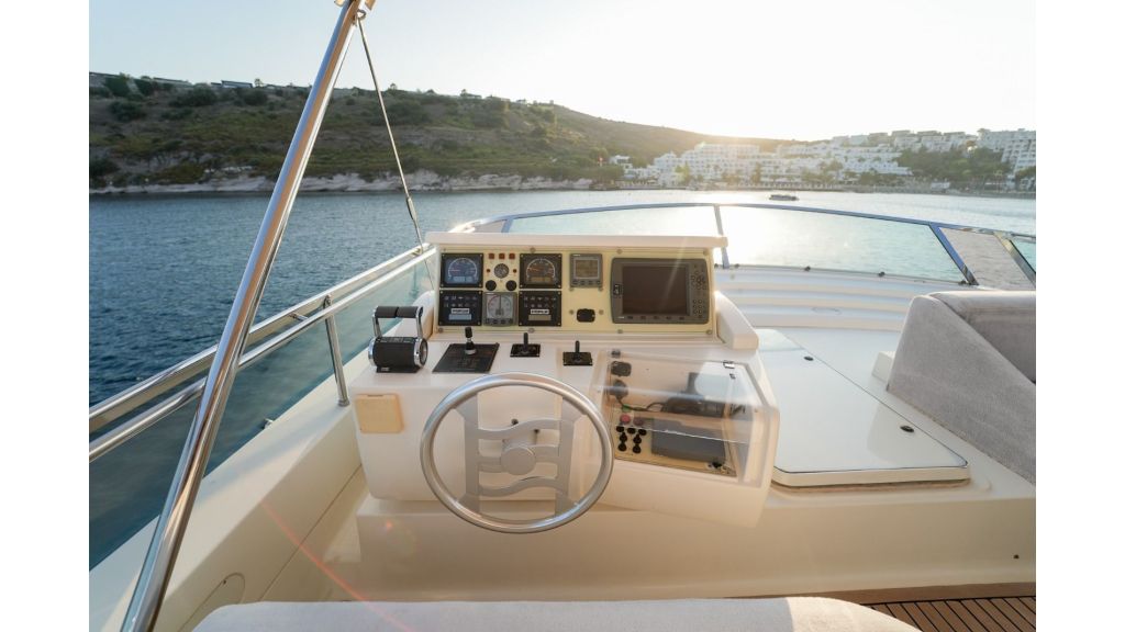 FERRETTI 80 (35)