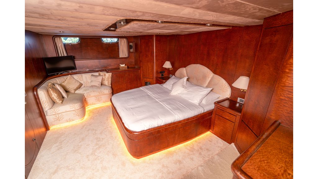 Blues Motor Yacht (14)