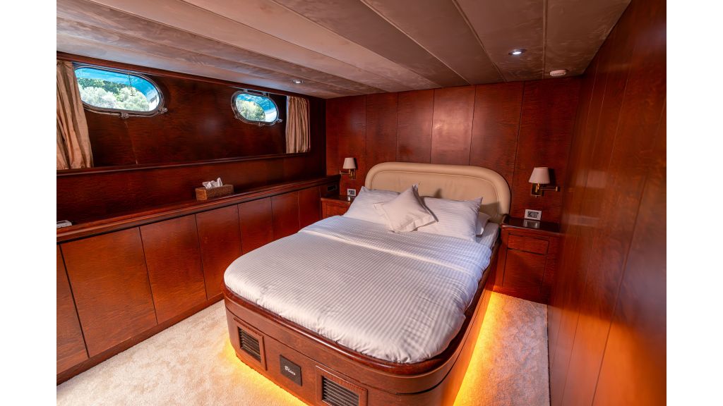 Blues Motor Yacht (21)