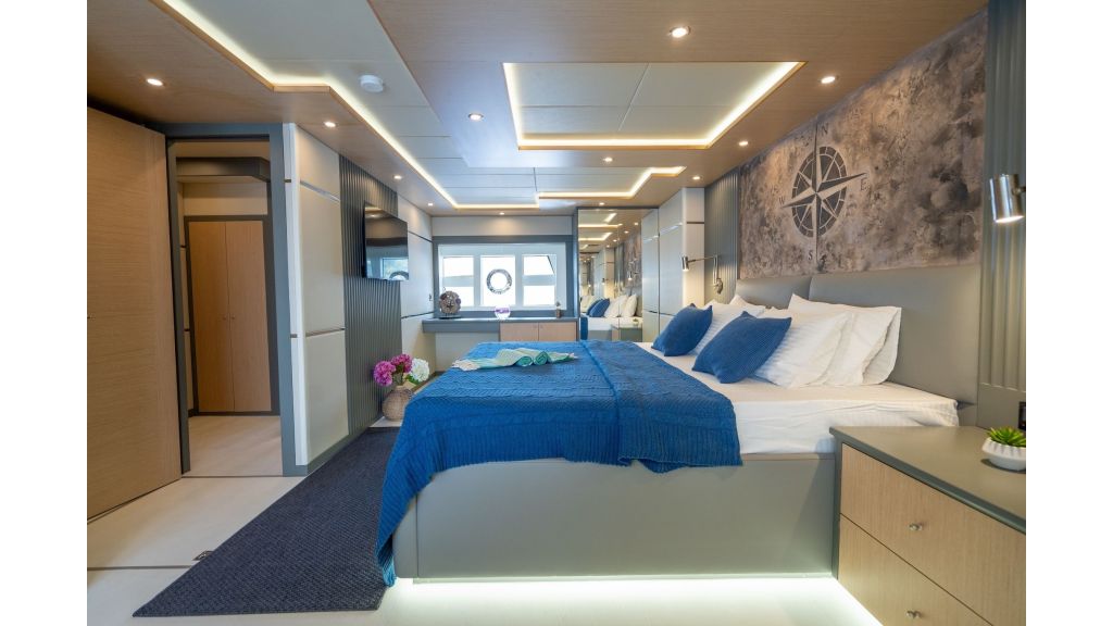 Lavin Motor Yacht (023)