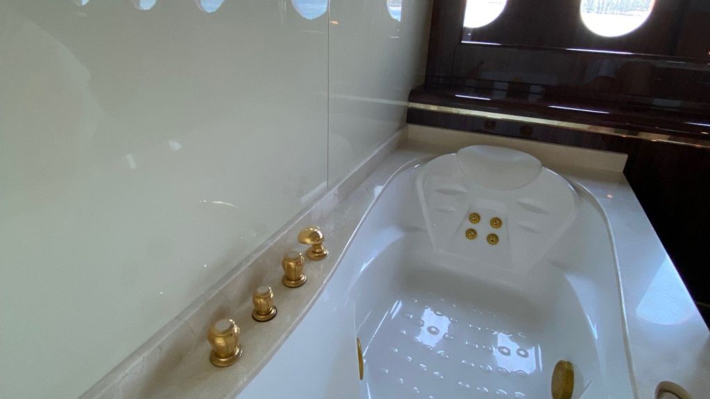 White Pearl Leopard 105 (011)