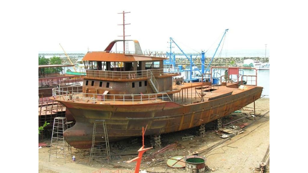 43m Fishing Trawler (031)