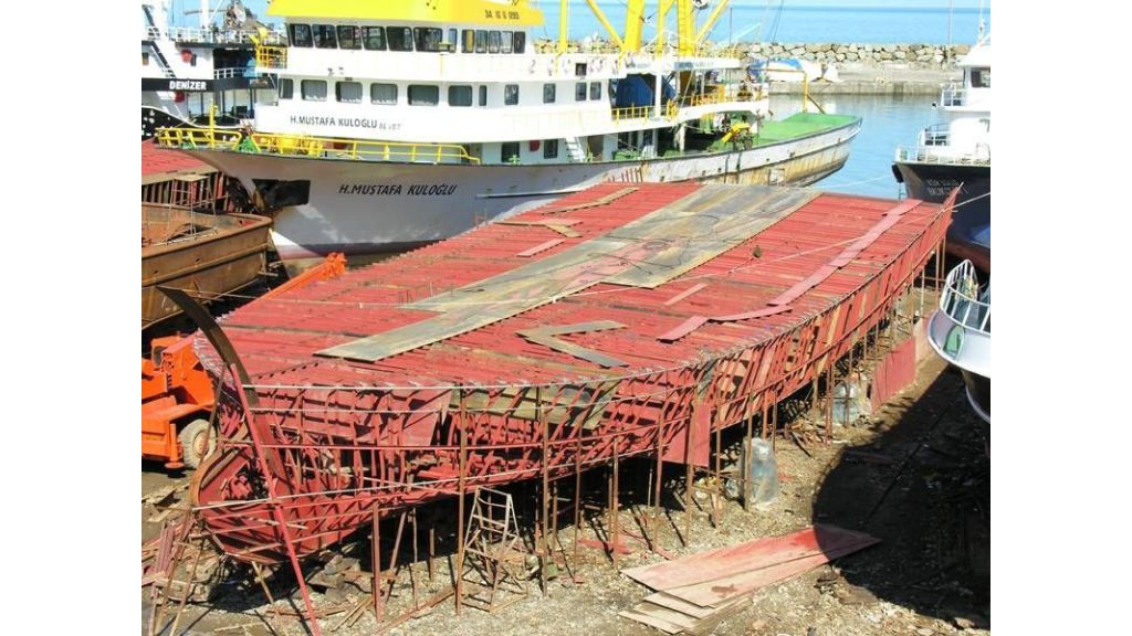 43m Fishing Trawler (033)