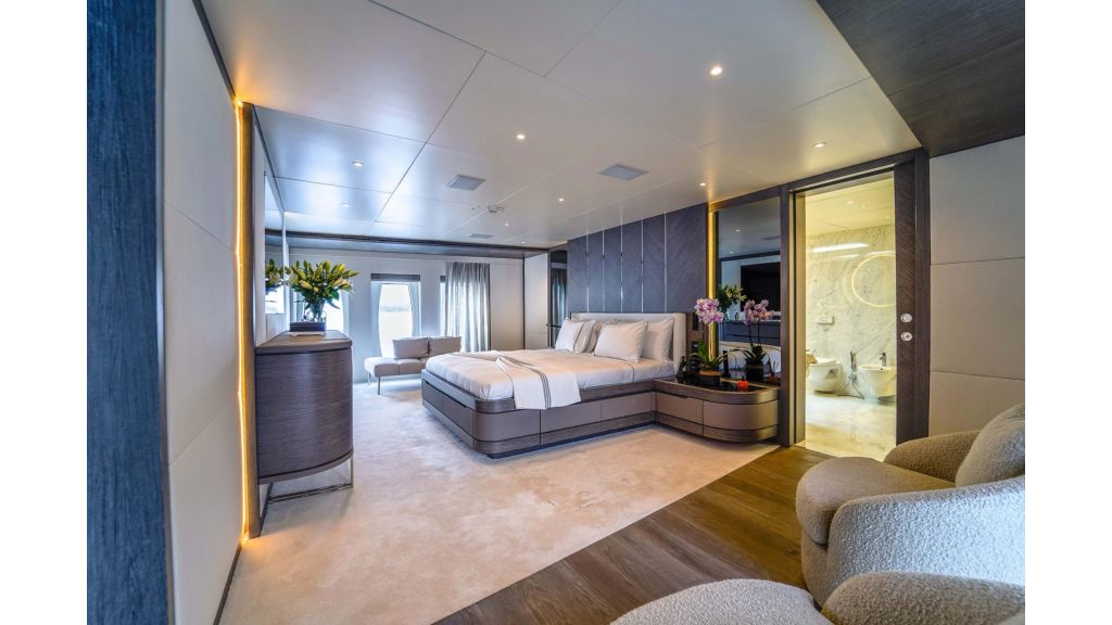 Fortuna Motor Yacht,