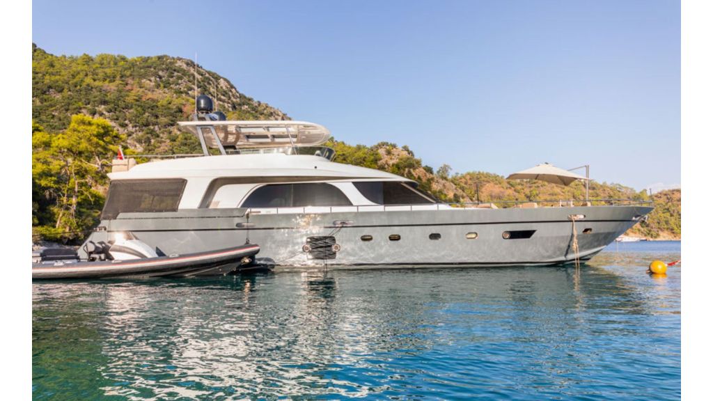 Meteor Motoryacht Fore sale 001 master