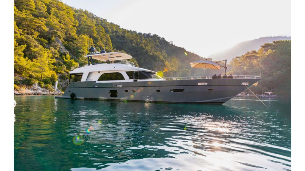 Meteor Motoryacht Fore sale 013