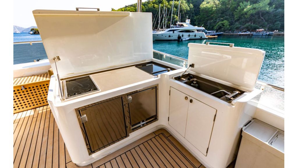 Meteor Motoryacht Fore sale 035