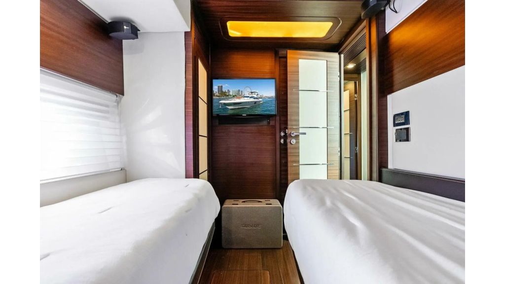 azimut 72s (043)