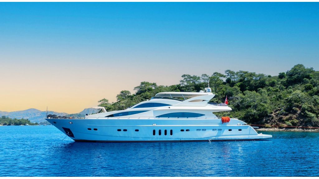 coral yacht (200) master