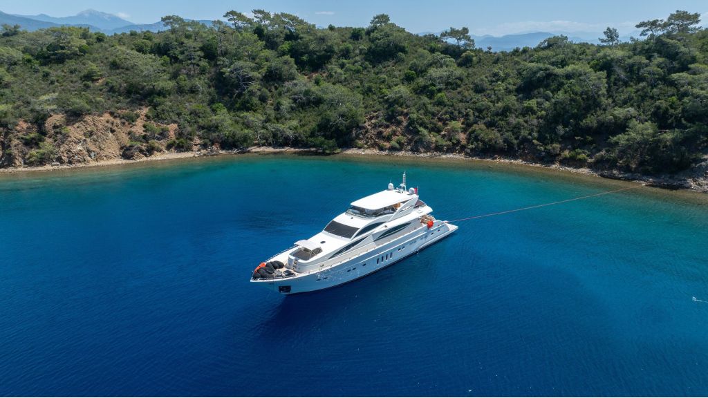 coral yacht (215)