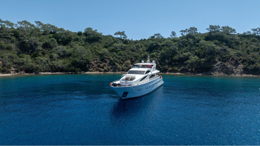 coral yacht (217)