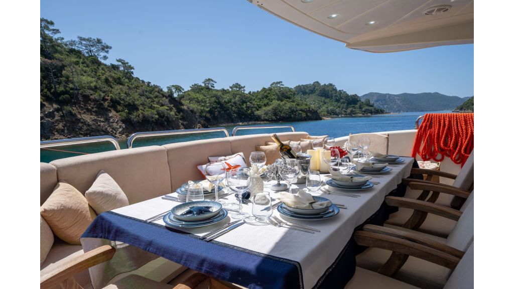 coral yacht (228)