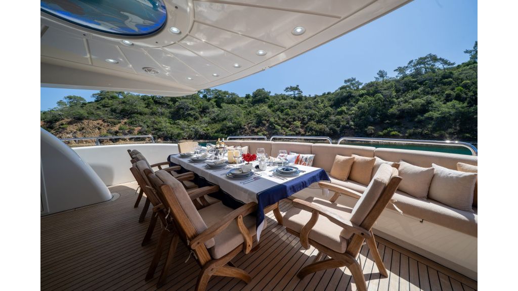 coral yacht (230)