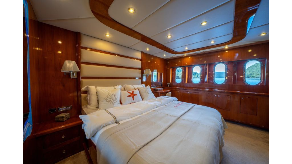 coral yacht (247)