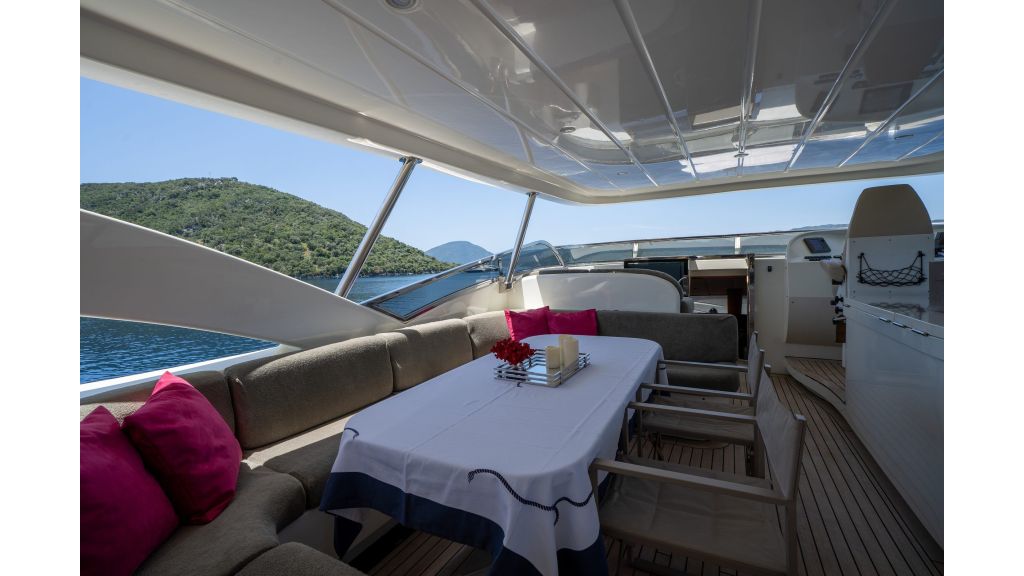 coral yacht (259)