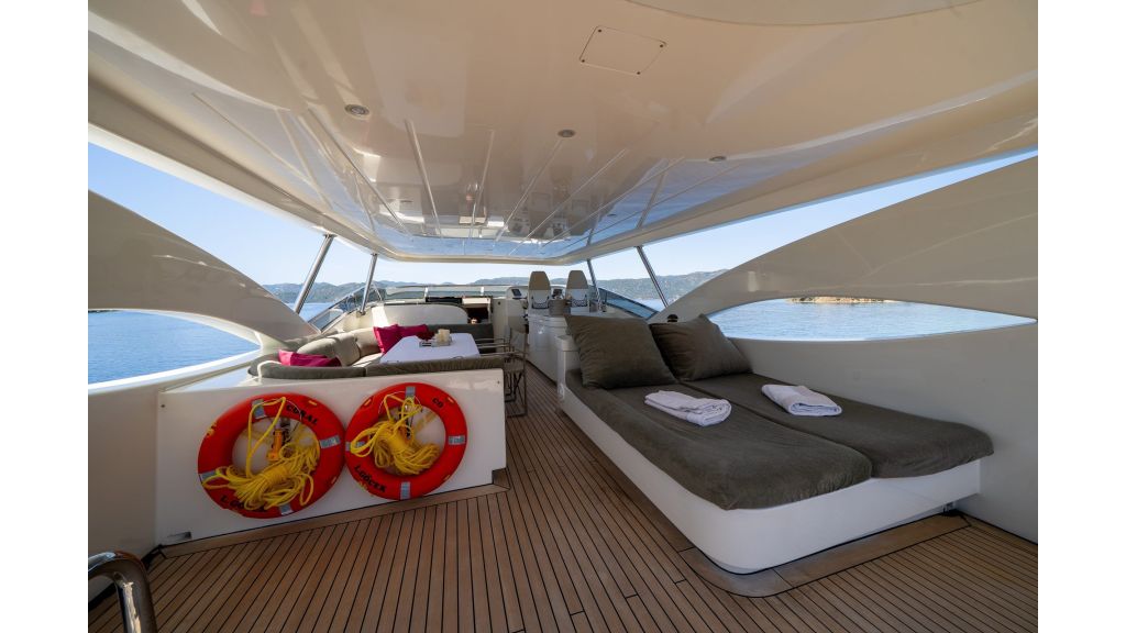 coral yacht (260)