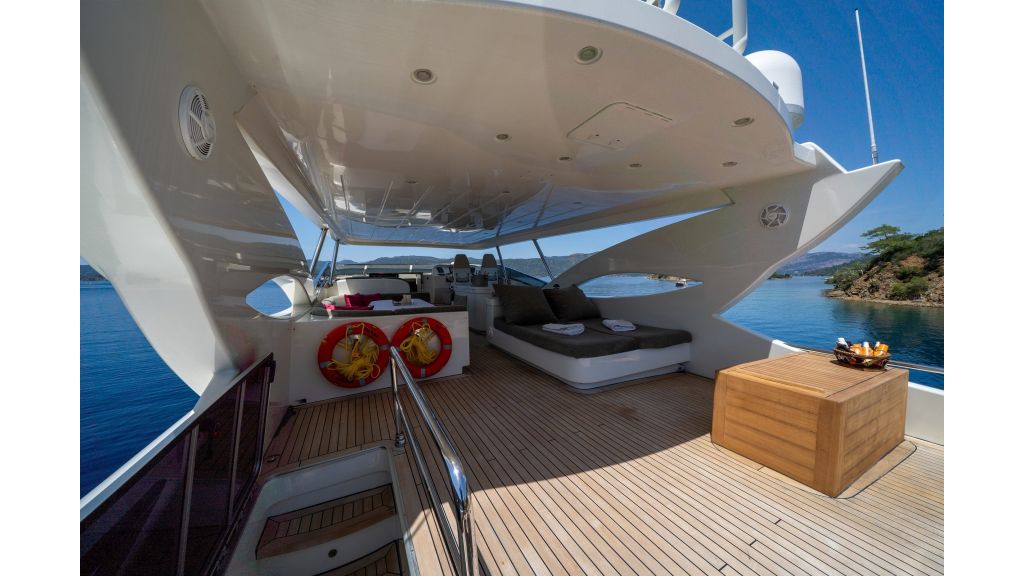 coral yacht (266)