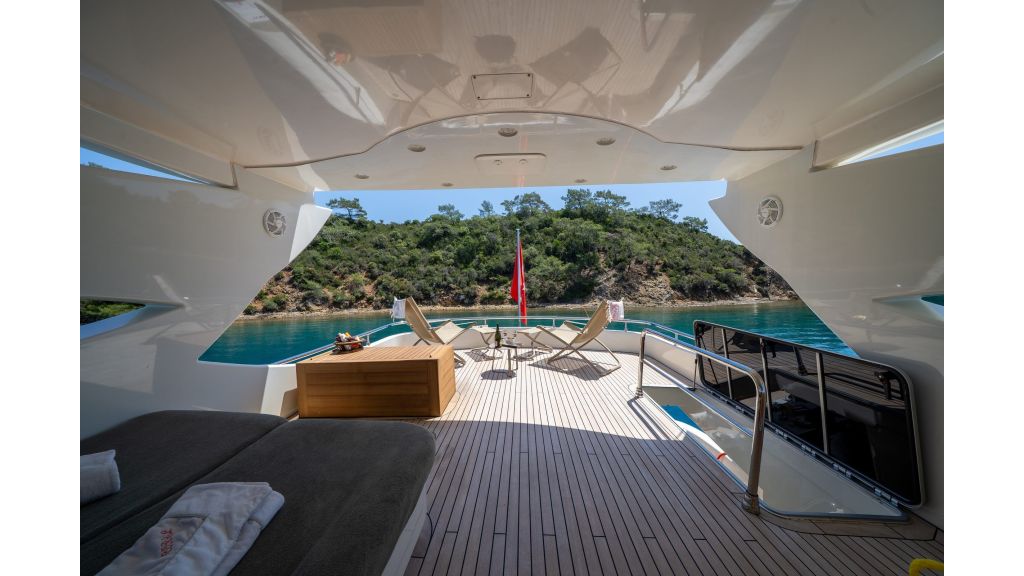 coral yacht (269)