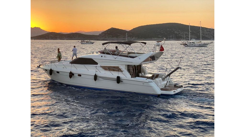 queen of angel motor yacht (506)