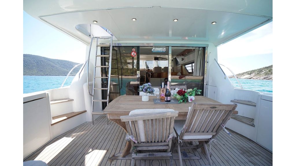queen of angel motor yacht (514)