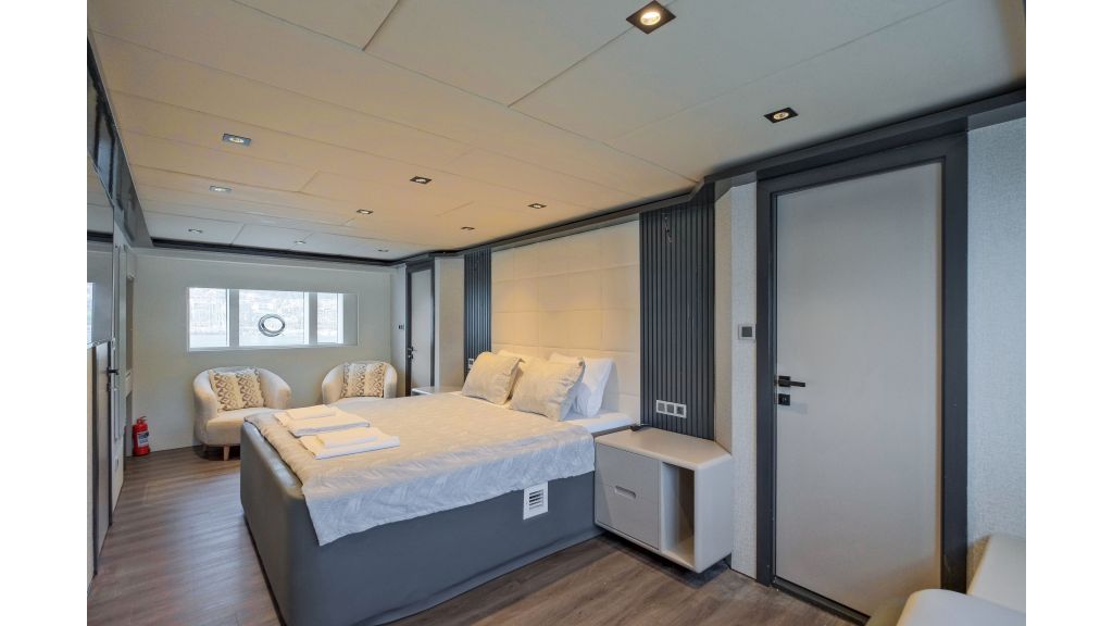 Alfa Trawler (012)