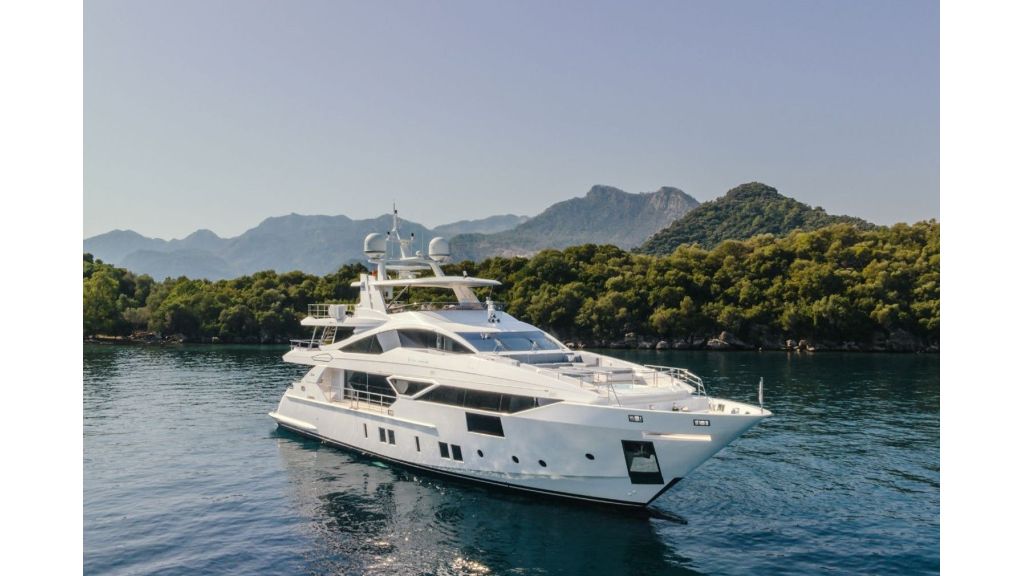 Charisma Motor Yacht (501)