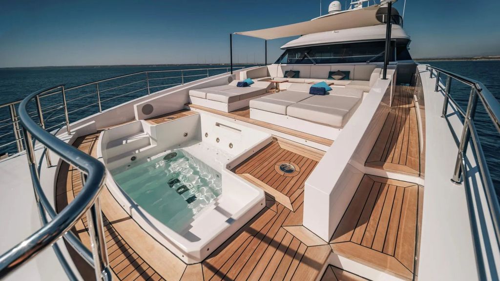 Benetti 125 (502)