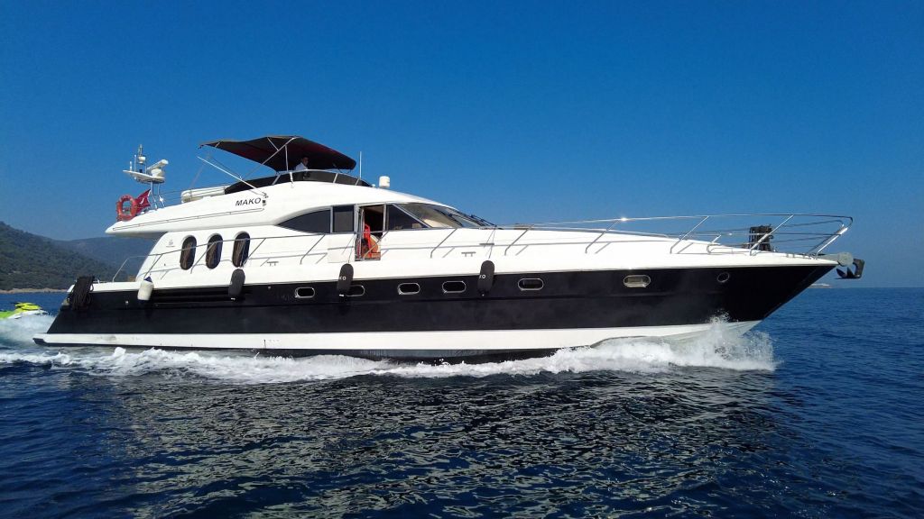 Mako Yacht (502)