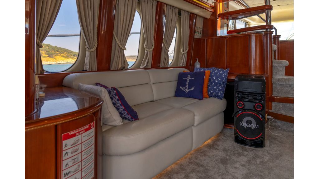 Mako Yacht (512)