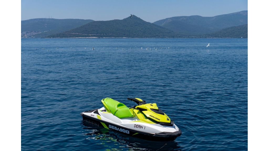 Mako Yacht (516)