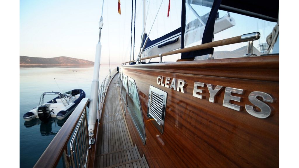 Clear Eyes (001)