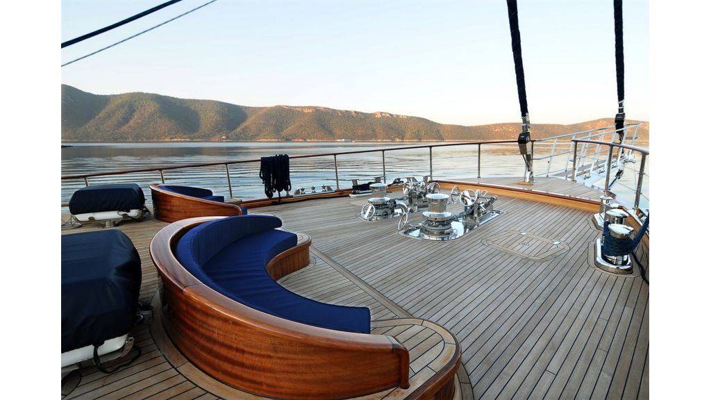 Clear Eyes Ketch Sailing Yacht (004)