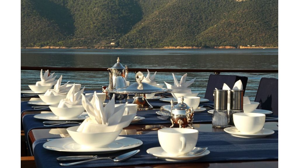 Clear Eyes Ketch Sailing Yacht (007)