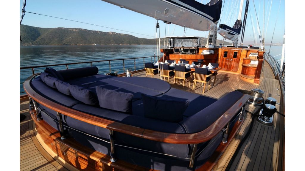 Clear Eyes Ketch Sailing Yacht (010)