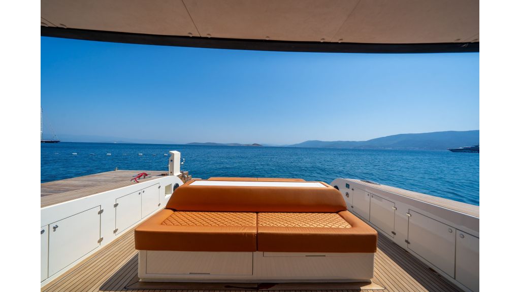 Phantom Motor Yacht (804)