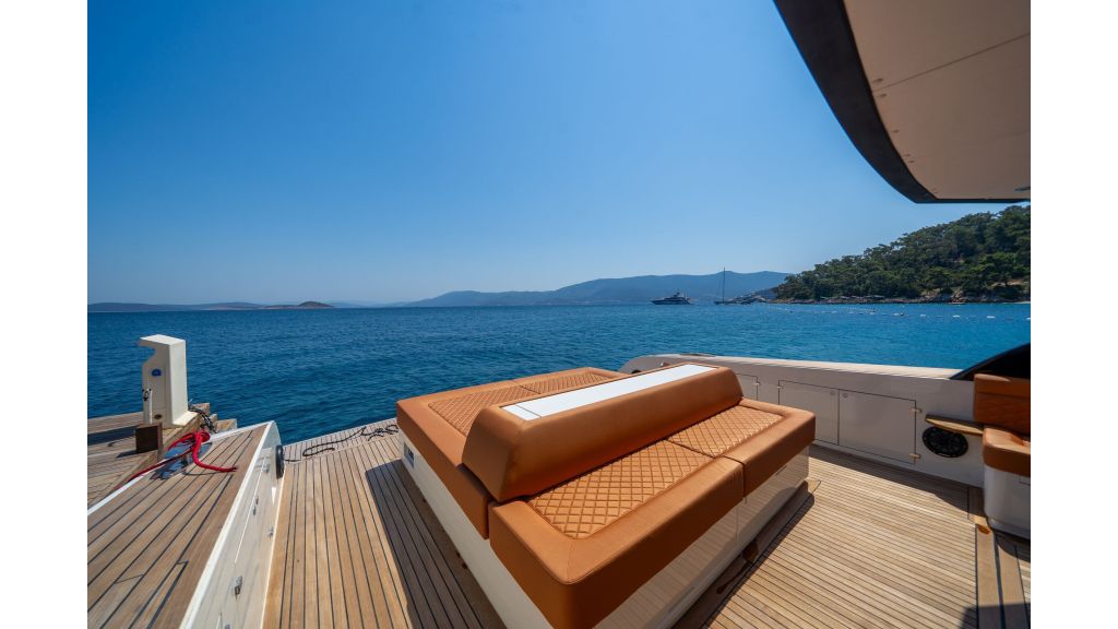 Phantom Motor Yacht (806)
