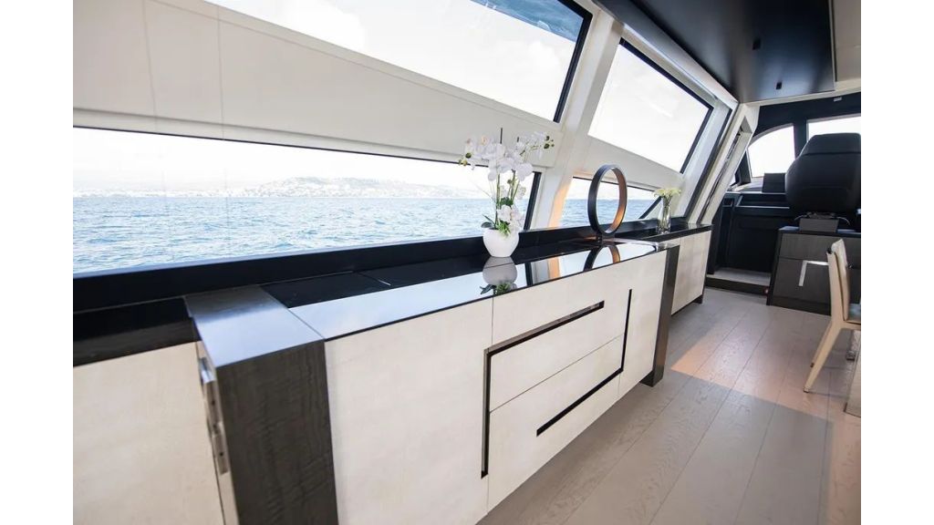 2021 Pershing 9X (426)