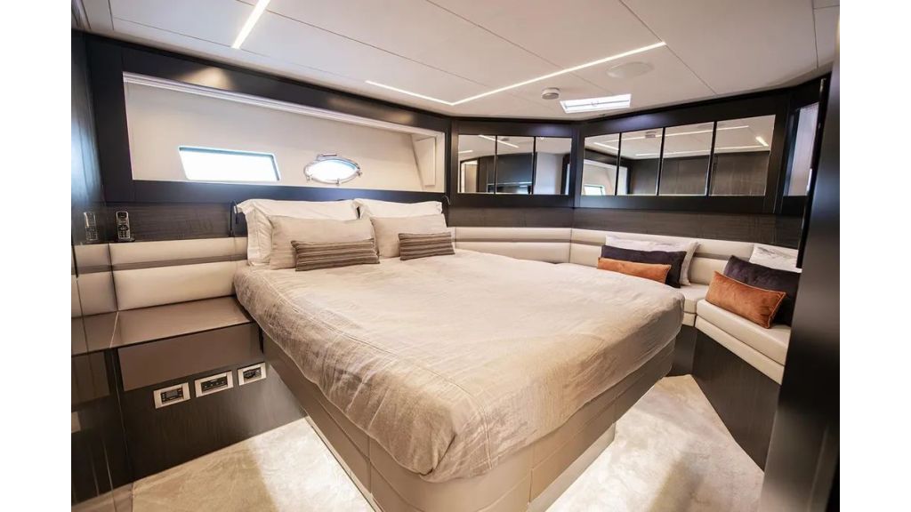 2021 Pershing 9X (444)