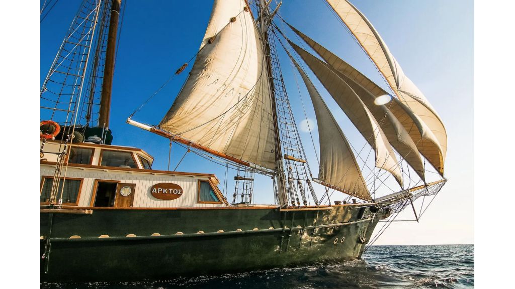 Arktos Motor Sailer (005)