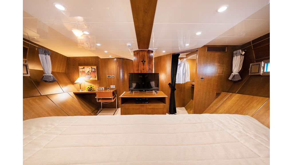 Arktos Motor Sailer (022)