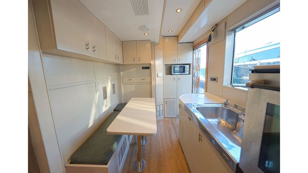 Arktos Motor Sailer (039)