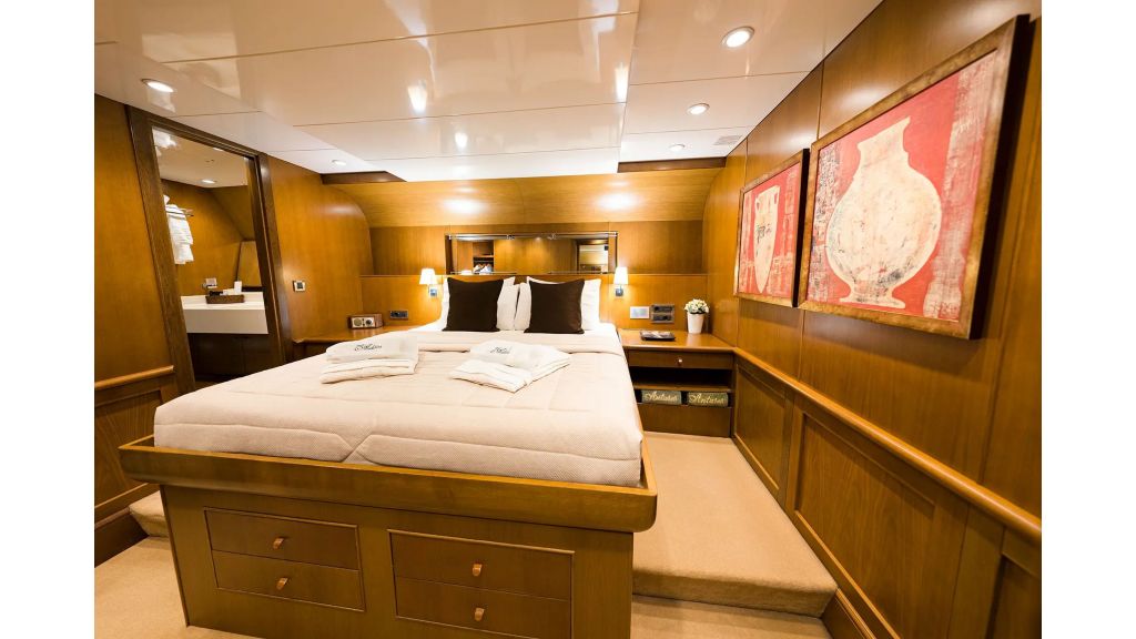 Arktos Motor Sailer (040)