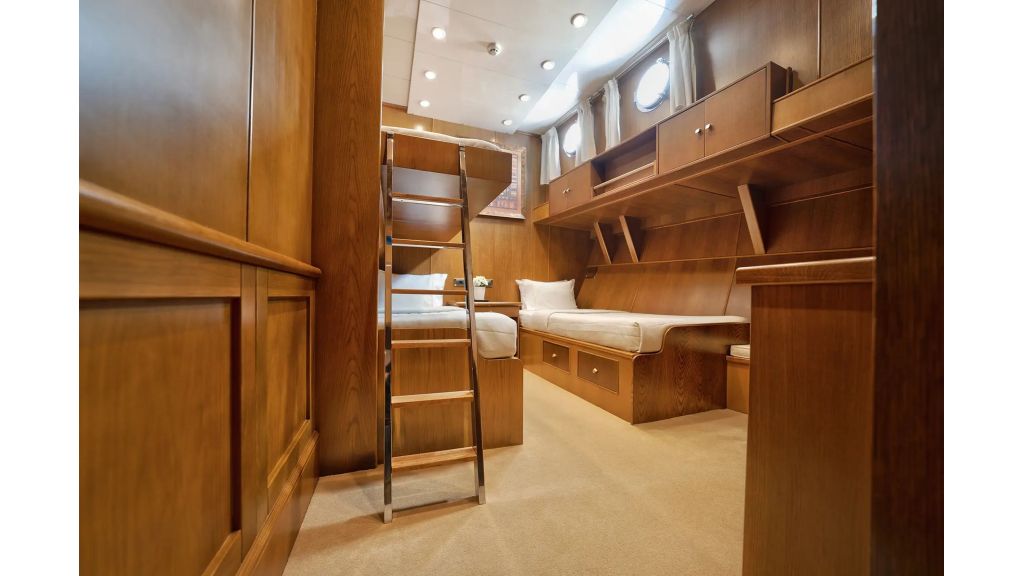 Arktos Motor Sailer (045)