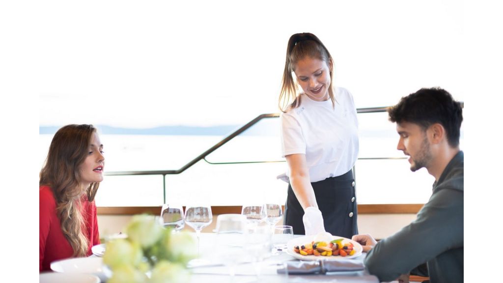 Classic Motor Yacht Gallant (016)