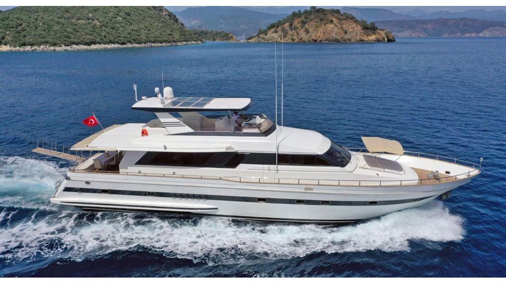 Motor Yacht Falcon 80 (002)
