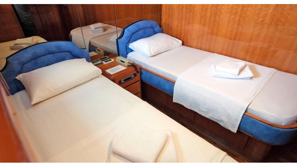 Motor Yacht Falcon 80 (018)