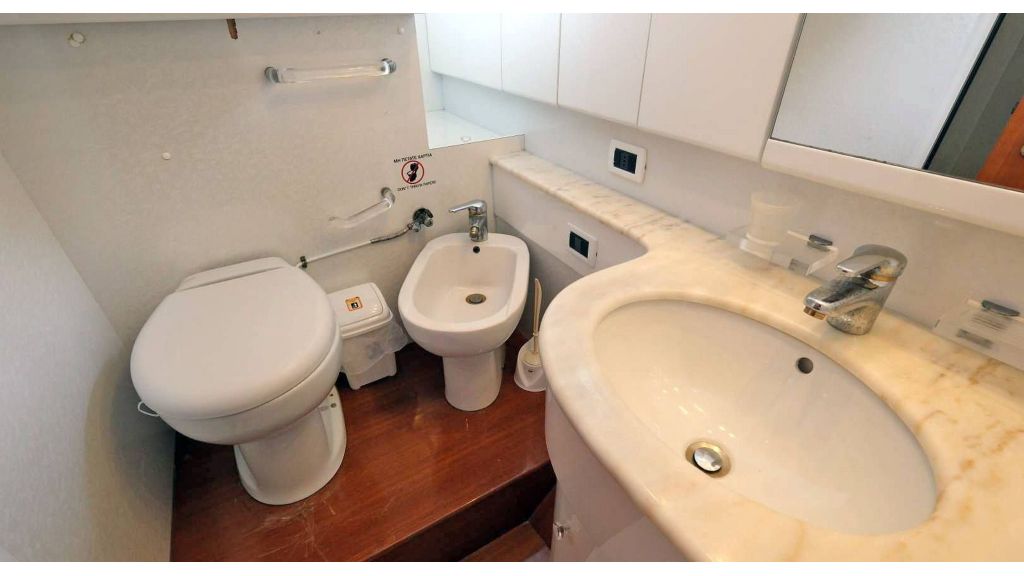 Motor Yacht Falcon 80 (019)