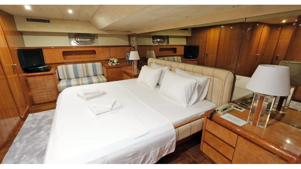 Motor Yacht Falcon 80 (023)