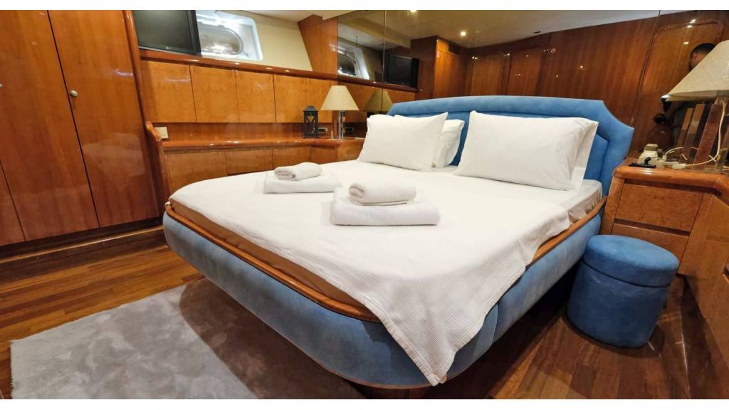 Motor Yacht Falcon 80 (031)